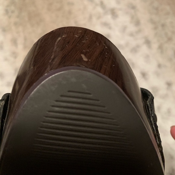 Y2K BCBG Platform Leather Gody Heels - Picture 6 of 6